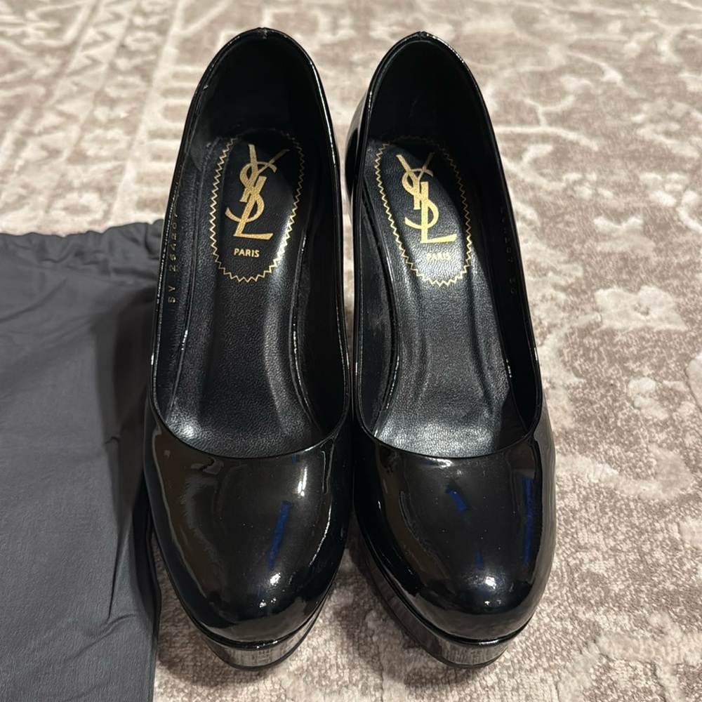 Ysl patent black pump size 35